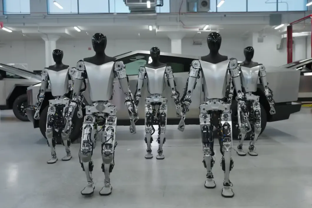 I robot umanoidi di Tesla (foto @Tesla)