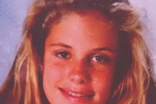 Chi sarà questa bambina bionda?