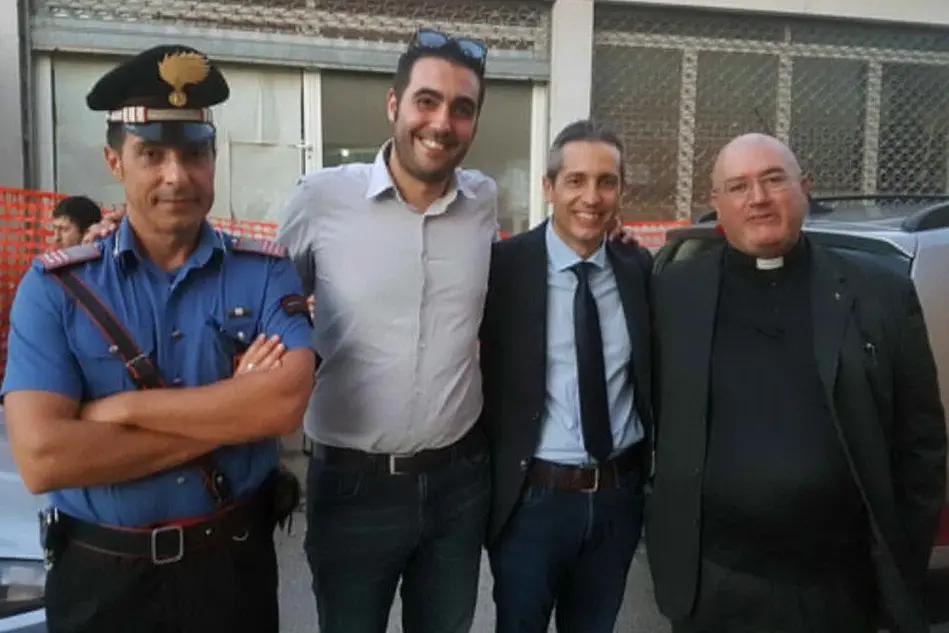 L'accoglienza del nuovo parroco a Segariu (foto Antonio Pintori)