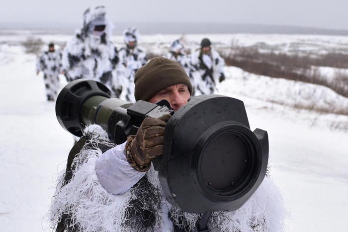 Ucraina, il presidente Zelensky informato dagli Usa: “Mosca attacca mercoledì”