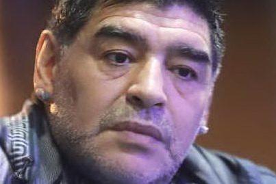 Droga e alcol &quot;per tenerlo buono&quot;, le nuove sconcertanti rivelazioni su Maradona