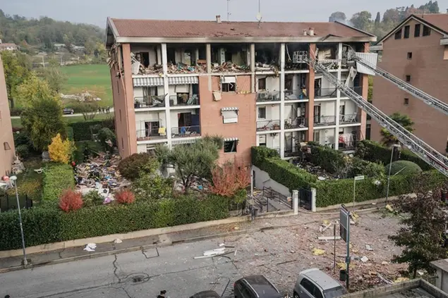 La palazzina (Ansa - Romano)