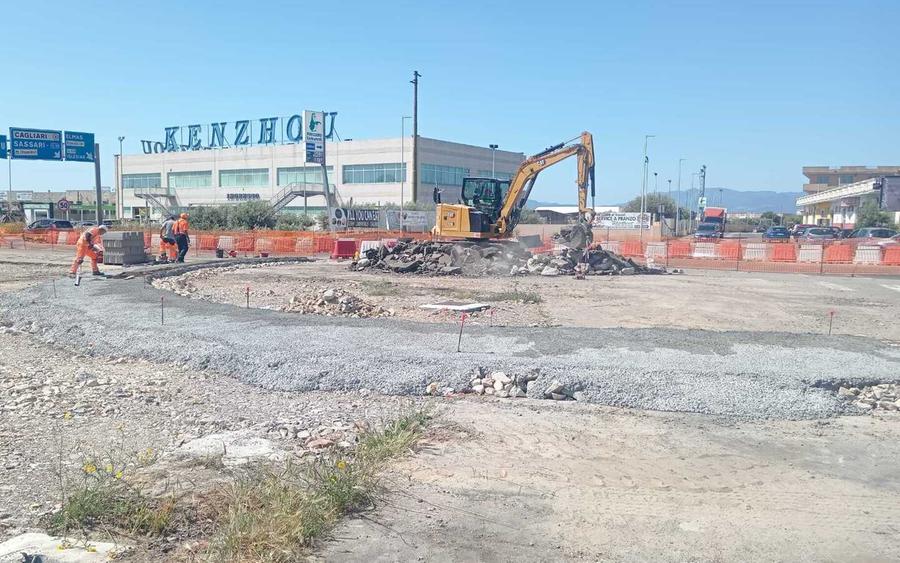 Rotatoria sulla ex 131, riparte il cantiere