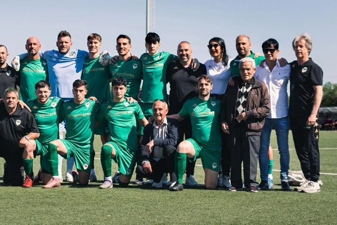 Il presidente Brundu, Stangoni e Pisanu nella foto di gruppo del Tavolara