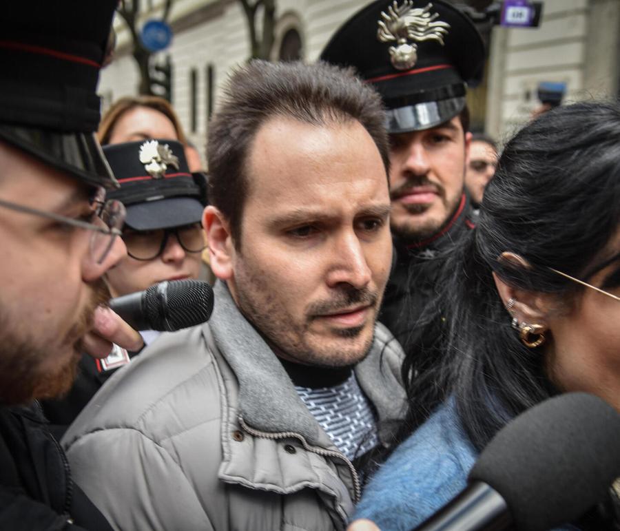 La difesa di Sempio: «In auto simulava i suoi interrogatori»