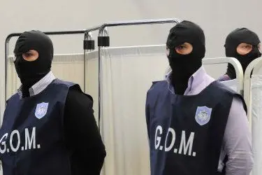 Gli agenti del Gruppo Operativo Mobile nell'aula bunker dove ha deposto come teste il pentito Giovanni Brusca