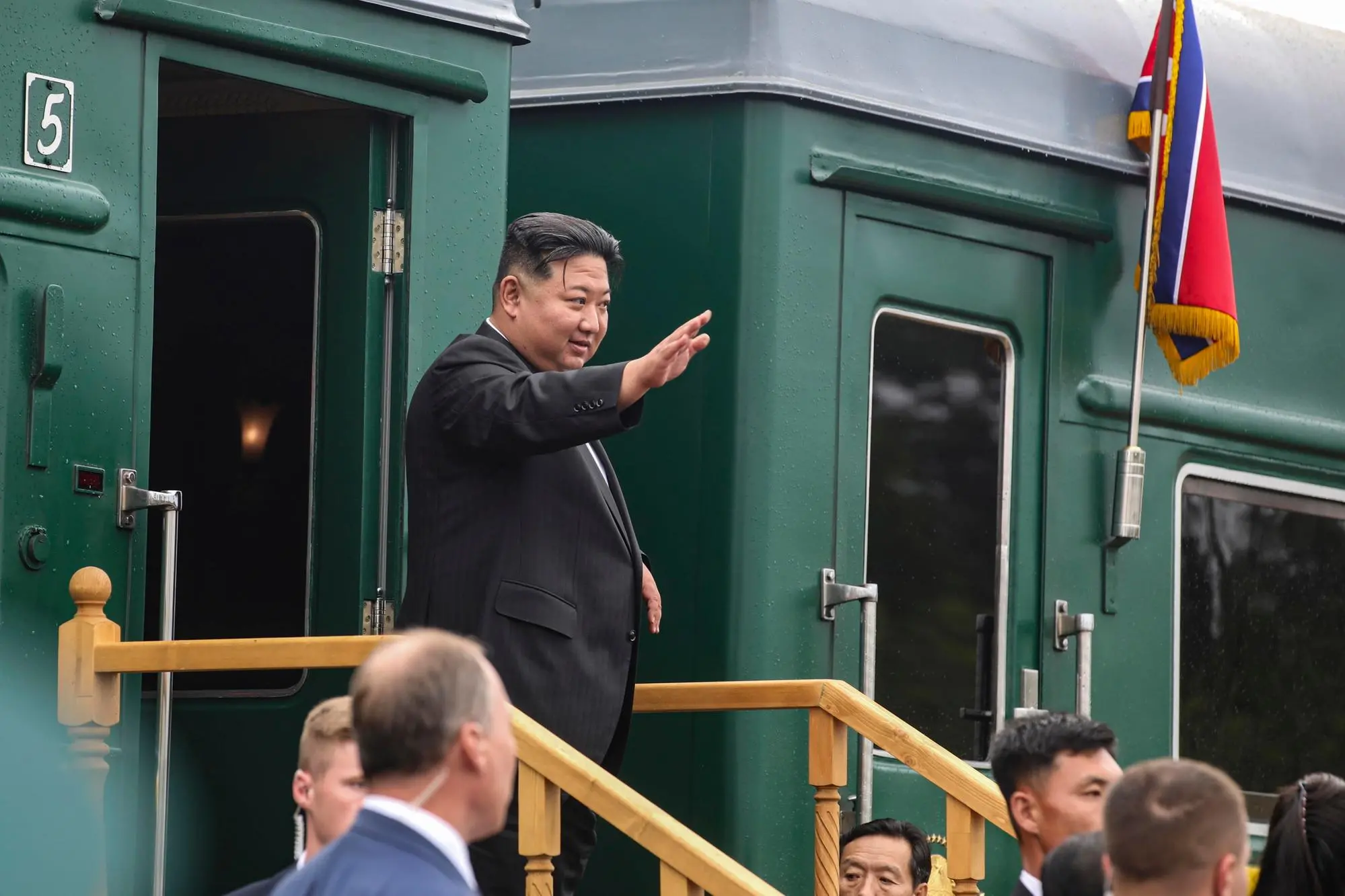 Kim Jong-un sul suo treno privato (Ansa-Epa)