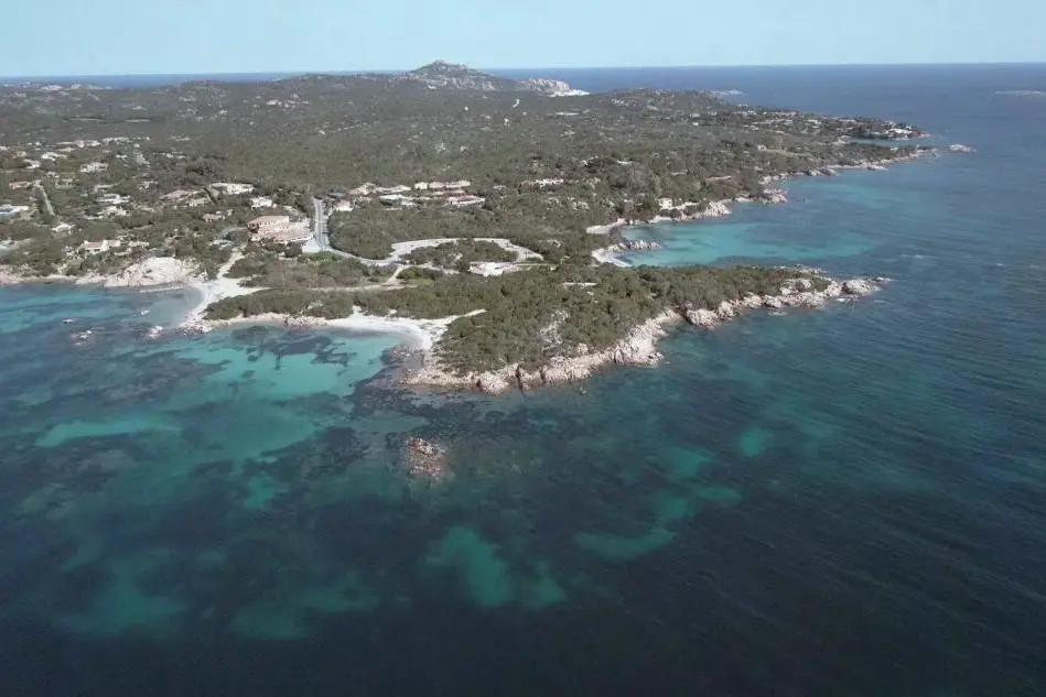 Panorama della Costa Smeralda (Wikipedia)