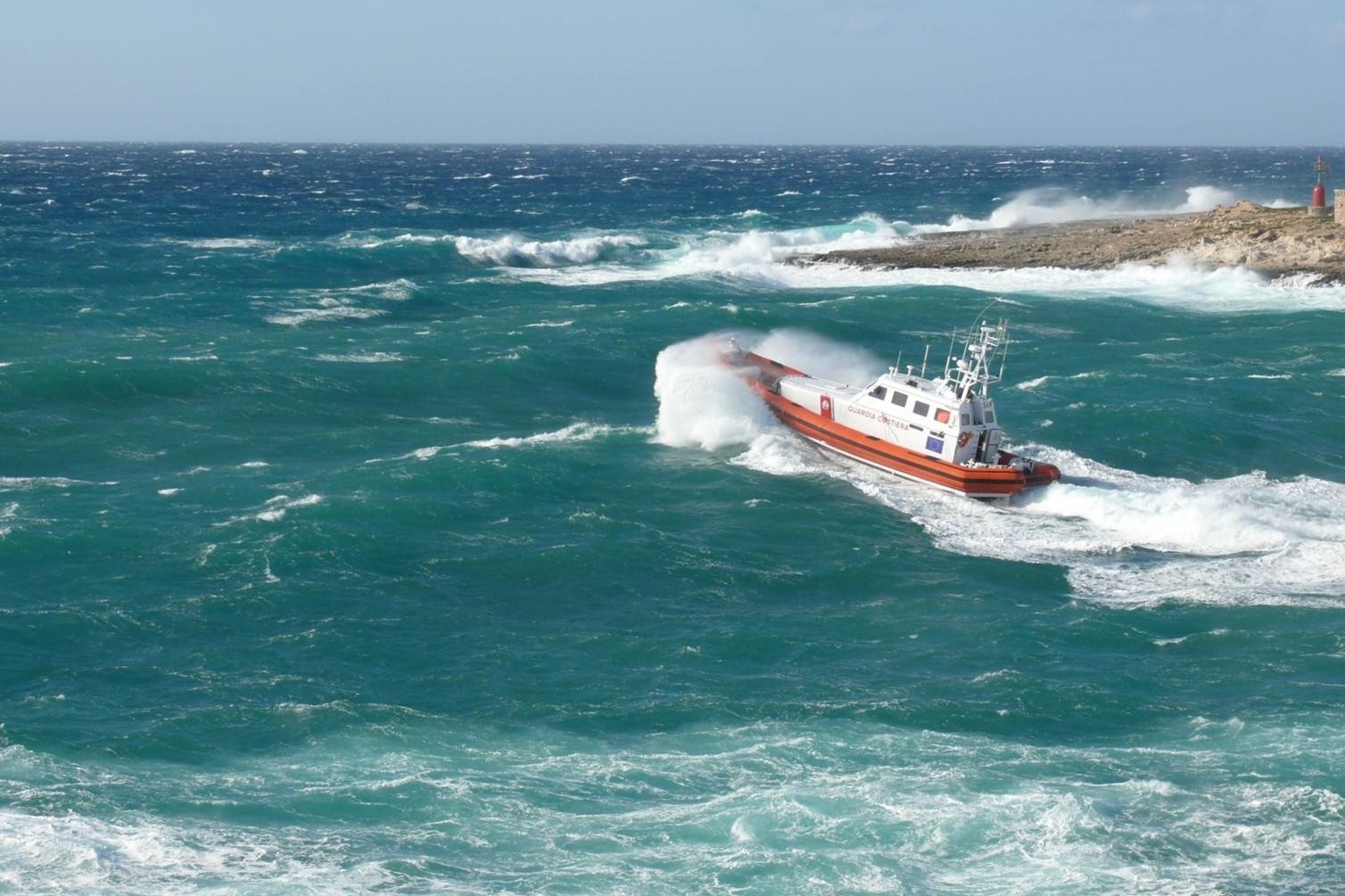 Una motovedetta della Guardia Costiera (foto concessa)