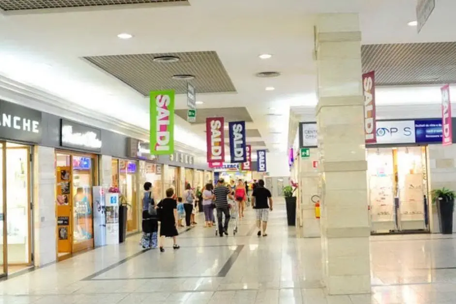 L'interno del centro commerciale Porta Nuova