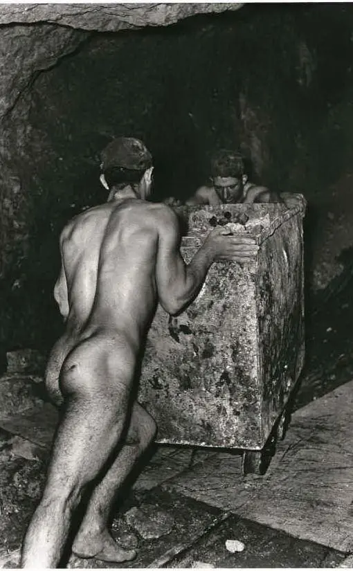 Miniera di zolfo, Sicilia 1953 \r ©Fondazione Fulvio Roiter