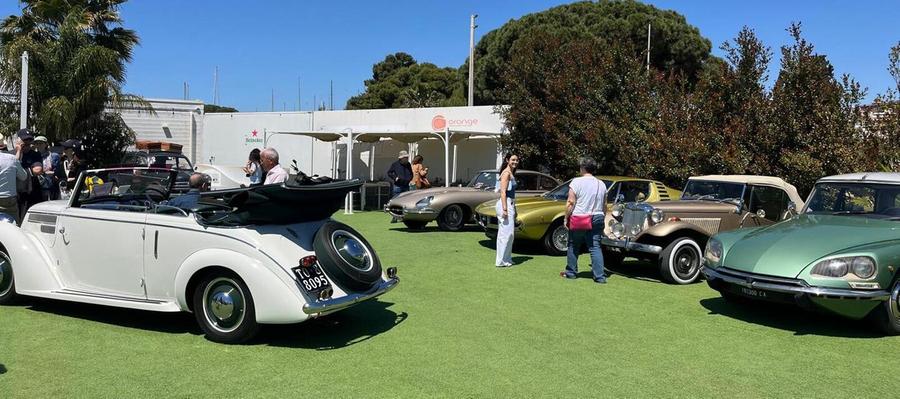 Dalla Jaguar coupé di James Bond alla “Balilla”, folla al Padel Club per ammirare le auto d’epoca