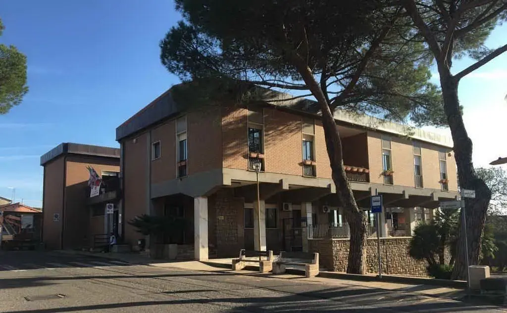 Il municipio di Ghilarza (foto Orbana)