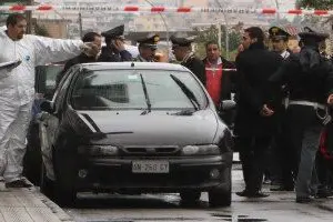 Reggio, il ritrovamento dell'auto con armi ed esplosivo