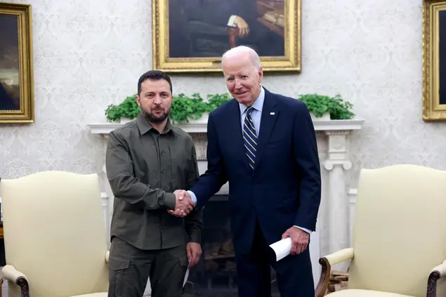 Zelensky e Biden (foto Ansa/Epa)