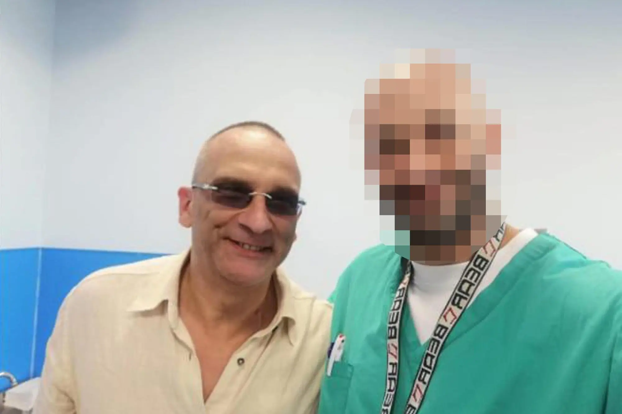 Matteo Messina Denaro e il selfie con un medico (Ansa)