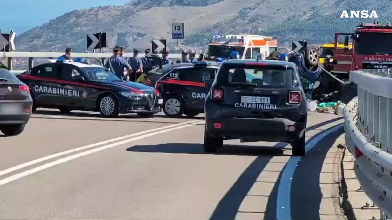 Tragic impact on the highway: three dead and three children in very ...