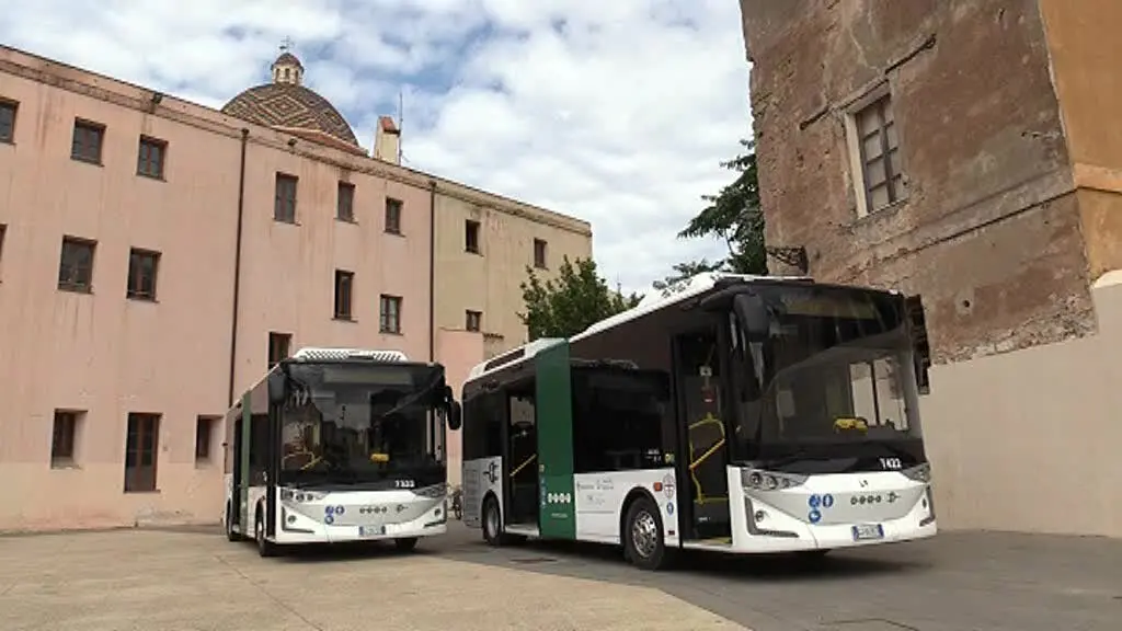 X683 Rda Bus Here are the new green buses in service in Alghero - L'Unione Sarda English