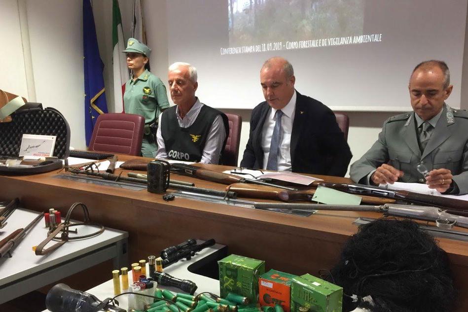 Incendi e traffico d'armi: 3 arrestiPronti a uccidere due forestali