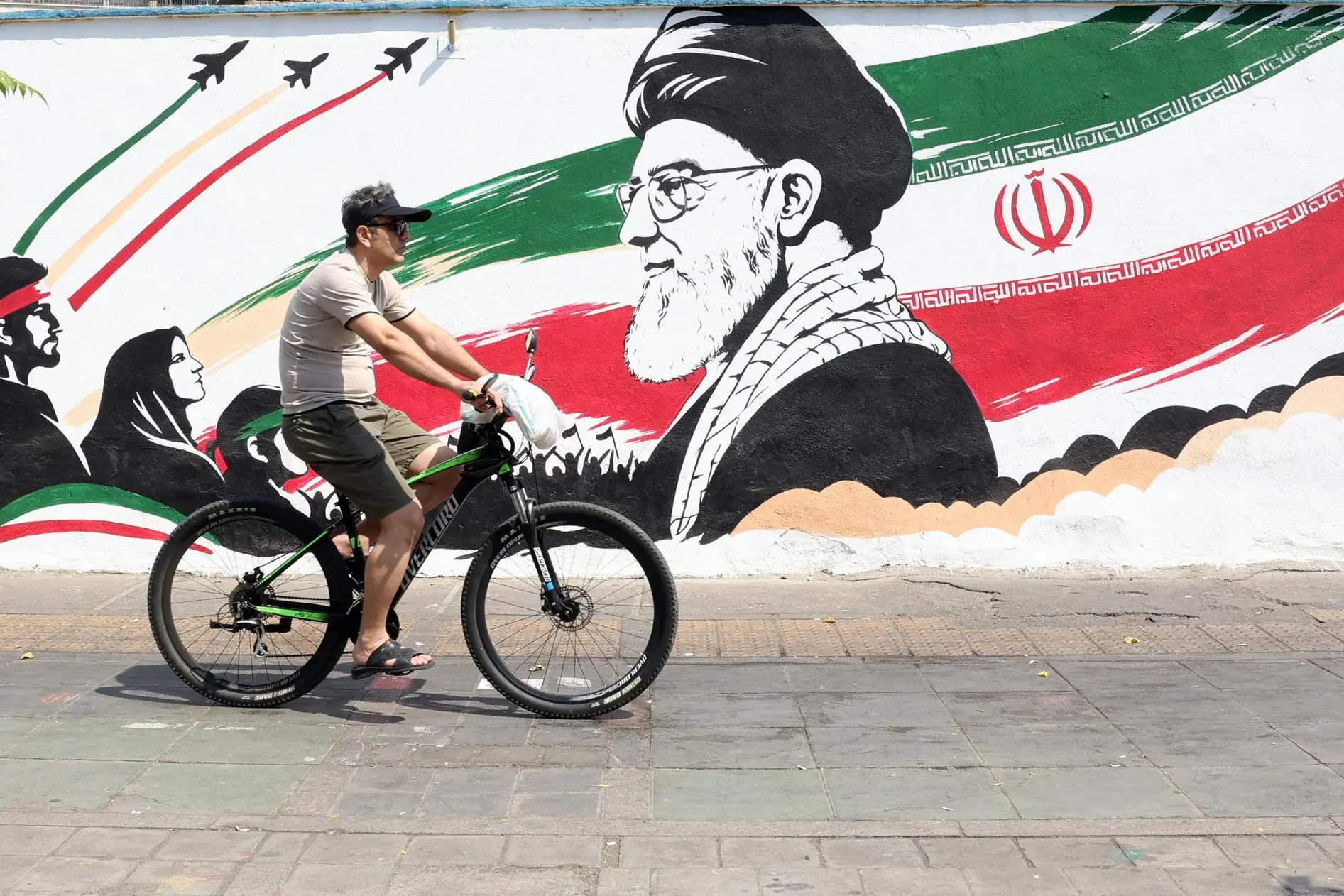 (Ansa - EPA/ABEDIN TAHERKENAREH)