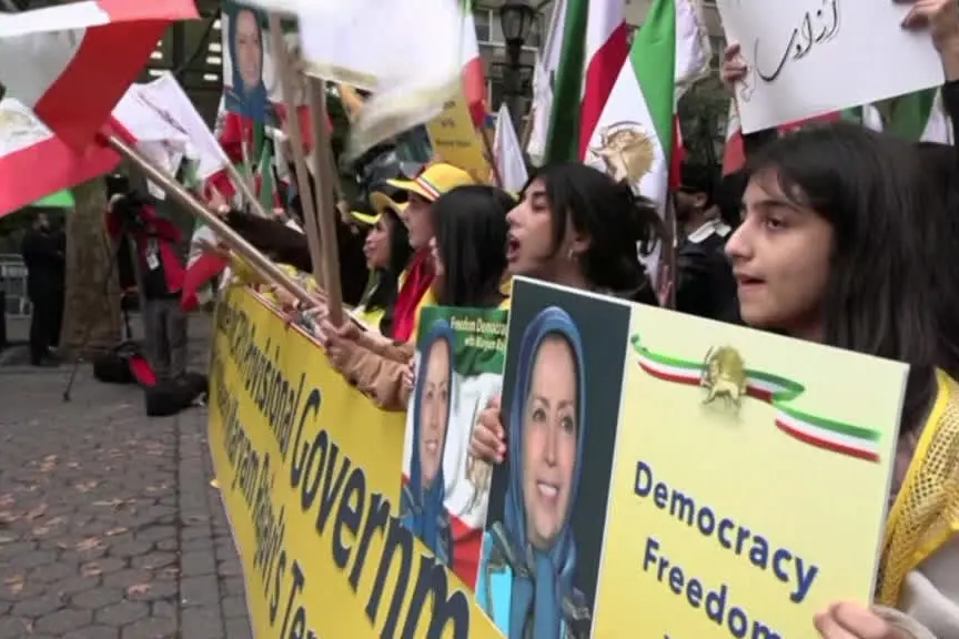 Onu, proteste fuori da Palazzo di Vetro contro il governo iraniano