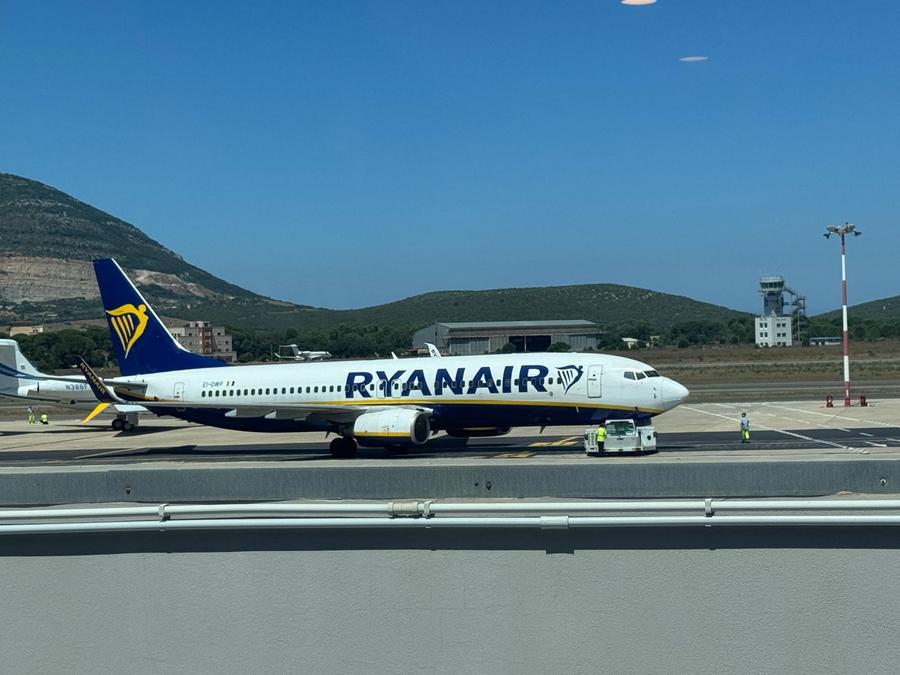 Alghero, Ryanair inaugura il collegamento aereo con Tirana