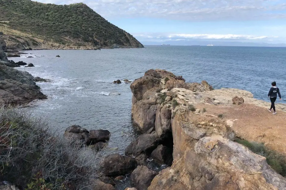Il tratto della costa di Sarroch in cui si terrà il concerto (foto Ivan Murgana)