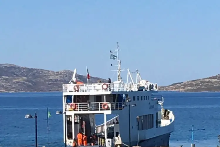 Traghetto Sara D Porto Torres-Cala Reale (foto Pala)