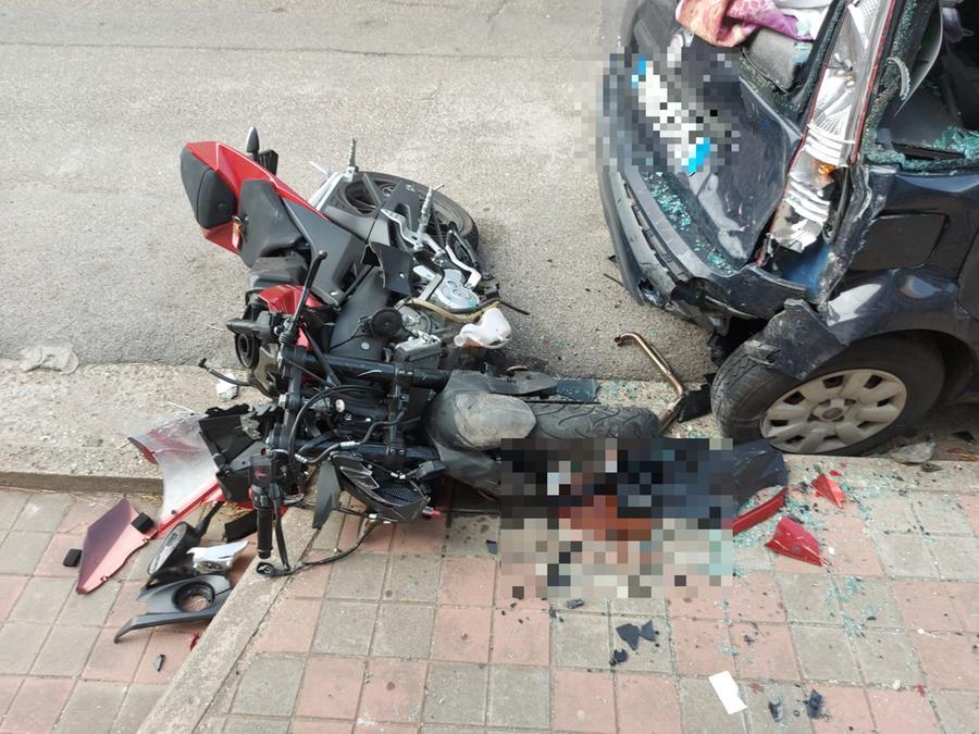 Moto Contro Auto A Baratili San Pietro Sedicenne Gravissimo L Unione Sarda It