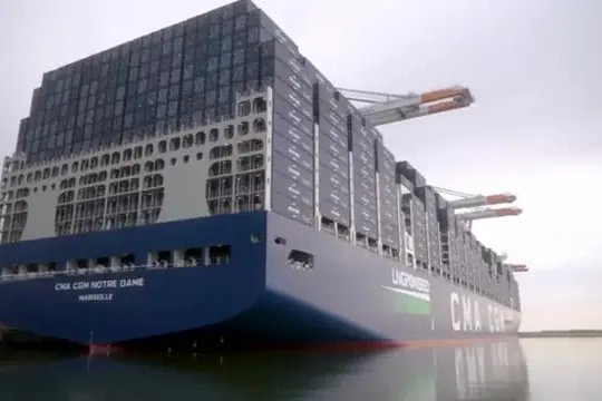 Inaugurata Notre-Dame, gigante dei mari: trasporta 24mila container