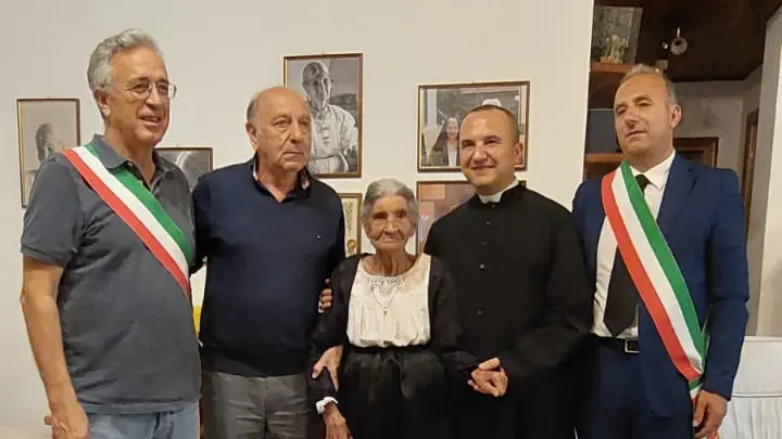 https://immagini.unionesarda.it/version/c:NGMxMTc1ZmUtYTRmOS00:YjQwOTVkMDktODdiZi00/image.webp?f=16:9