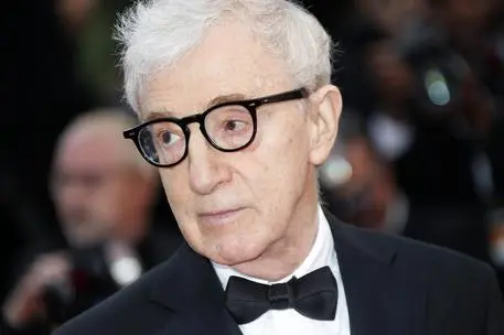 epa05299806 US director Woody Allen arrives for the screening of 'Cafe Society' and the Opening Ceremony of the 69th annual Cannes Film Festival in Cannes, France, 11 May 2016. Presented out of competition, the movie opens the festival which runs from 11 to 22 May. EPA/JULIEN WARNAND
