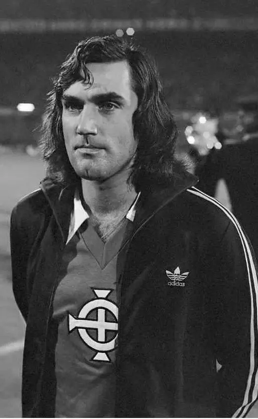 Con la maglia della nazionale (foto Wikipedia)