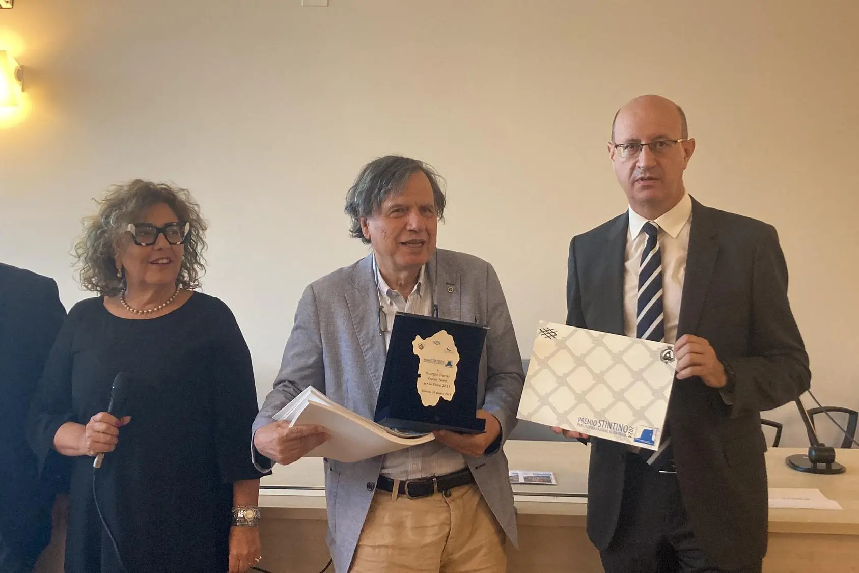 Giorgio Parisi riceve il premio per la divulgazione scientifica (foto Pala)