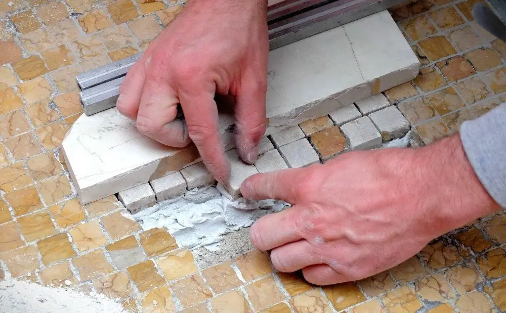 I lavori di sistemazione dei mosaici