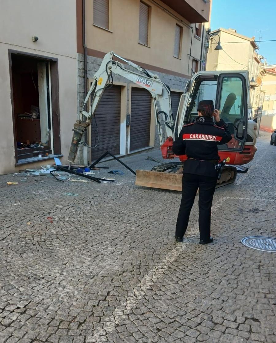 Ritrovata vuota la cassaforte trafugata dalla gioielleria Velari