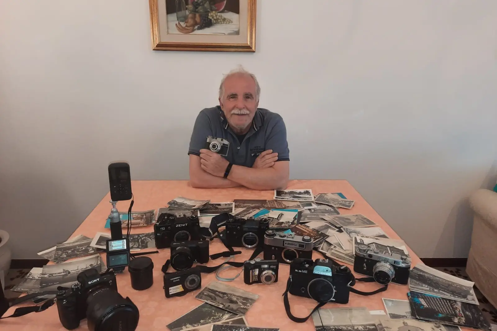 Vittorio Ruggero, 67 anni, le sue macchine e le sue foto (foto concessa)