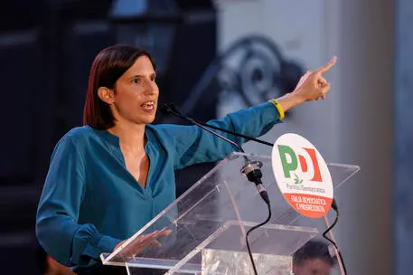 Elly Schlein, durante la manifestazione di apertura della campagna elettorale del PD romano, Roma 6 settembre 2022. ANSA/FABIO FRUSTACI