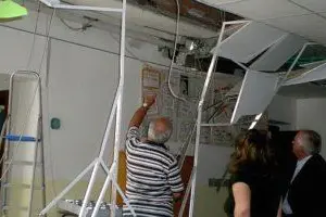 Carbonia: il soffitto crollato a scuola