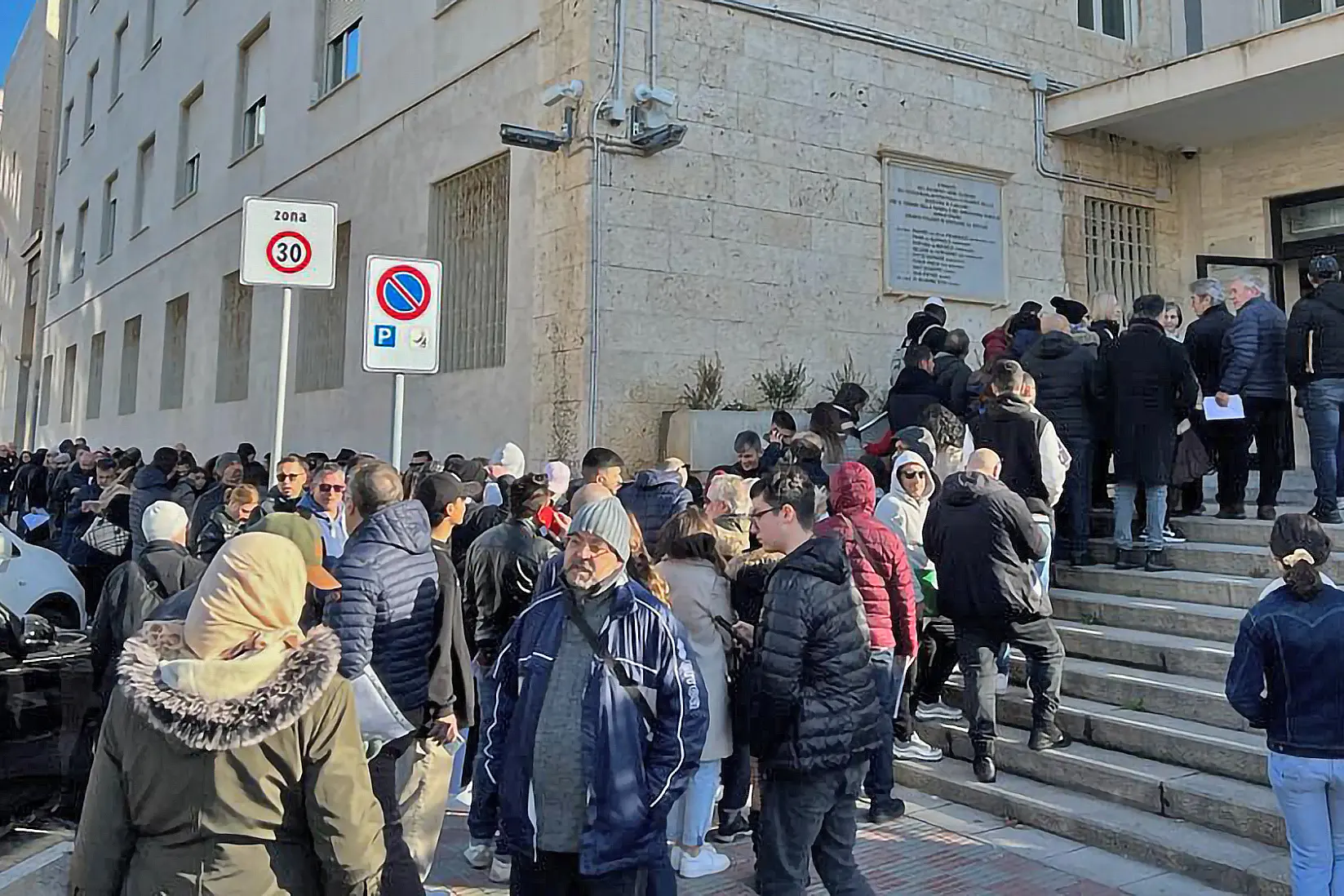 Einer der letzten Tage der offenen Tür auf der Polizeistation in Cagliari (Foto Anedda Endrich)