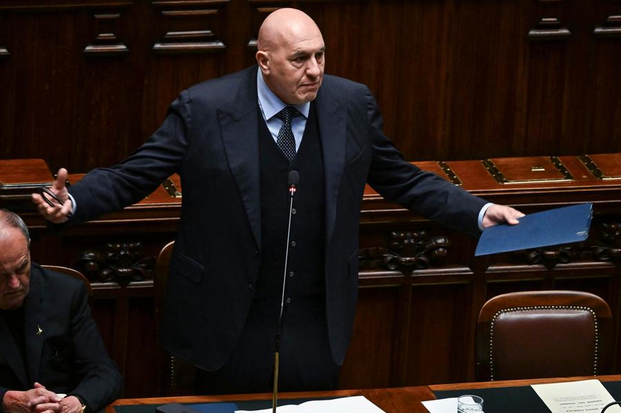 Crosetto: «L’Italia non è in guerra. Ma in questo momento serve unità»