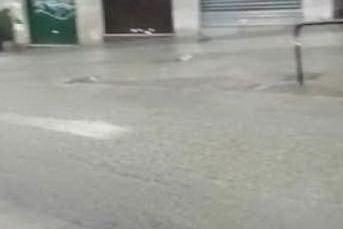 Pioggia battente su Cagliari: allagamenti in città