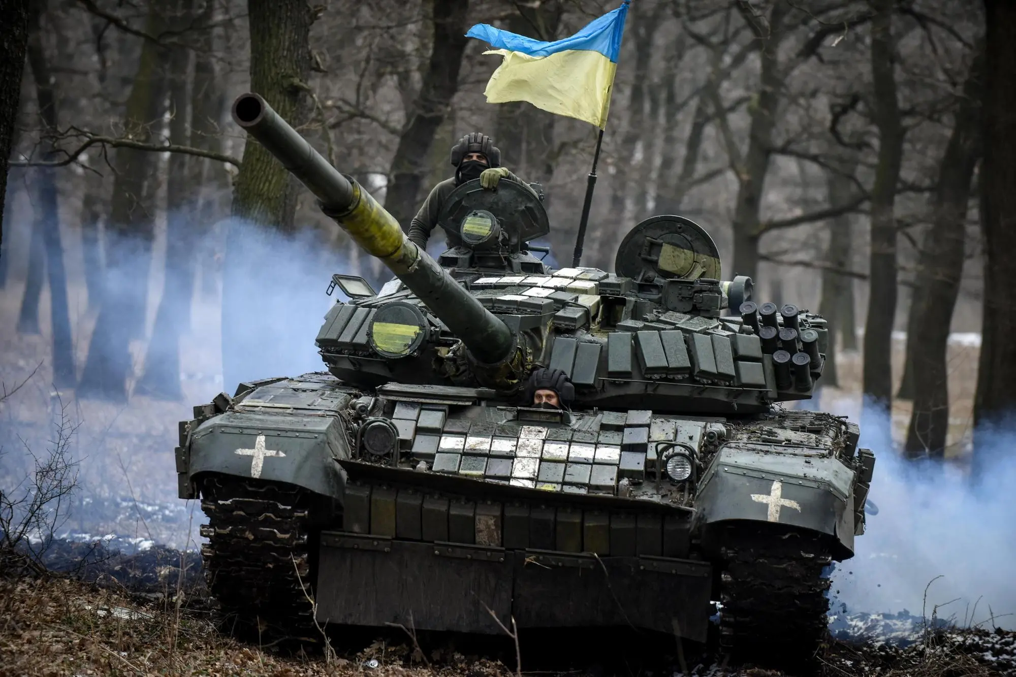 Un carro armato ucraino (Ansa)