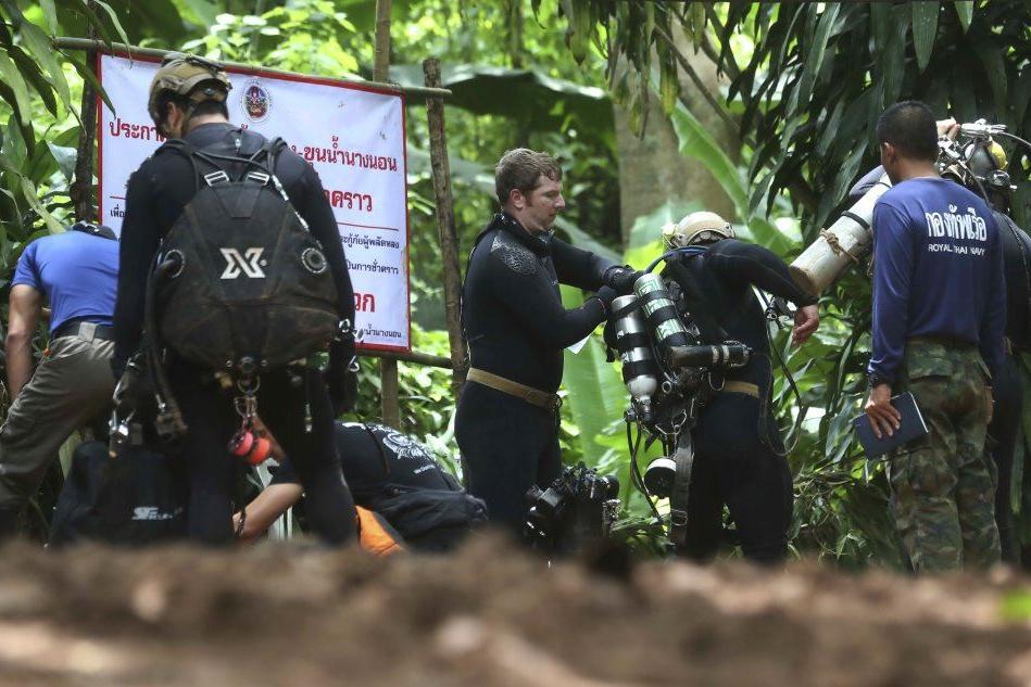 Thailandia, è &quot;corsa contro il tempo&quot; per salvare i ragazzi nella grotta