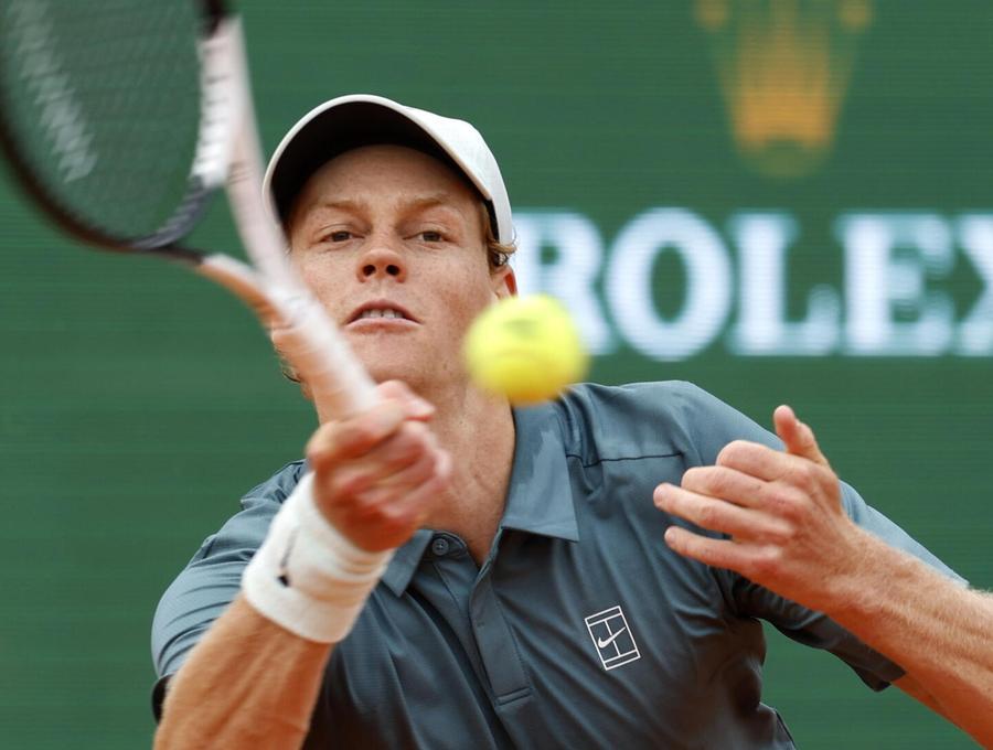 Due set a zero e Jannik riprende la vetta del gioco