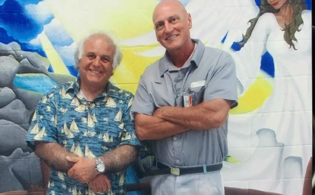 Roberto Fodde (a sinistra) e Chico Forti (foto inviata dall'intervistato)