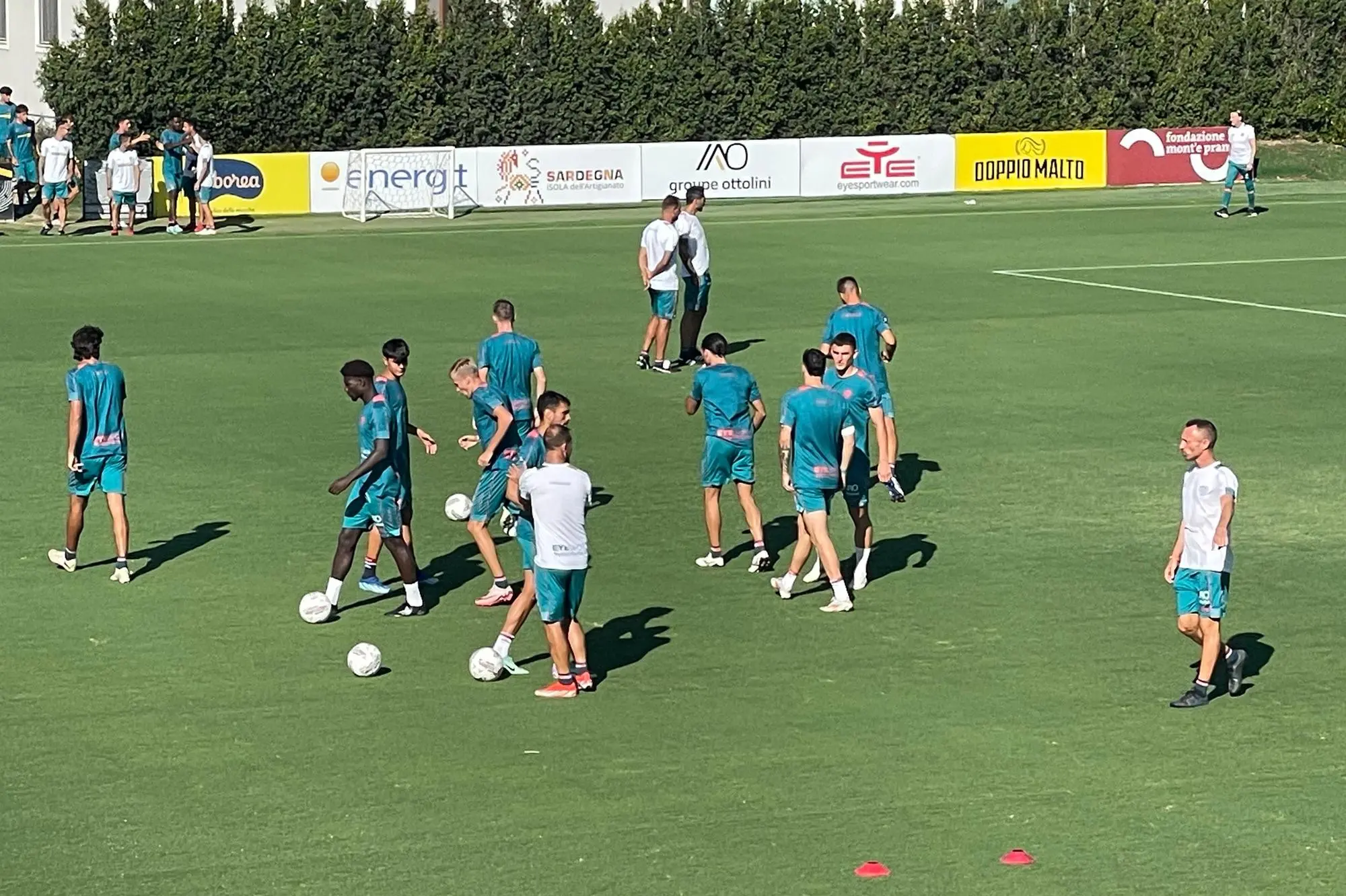 Il Cagliari in allenamento al Crai Sport Center di Assemini