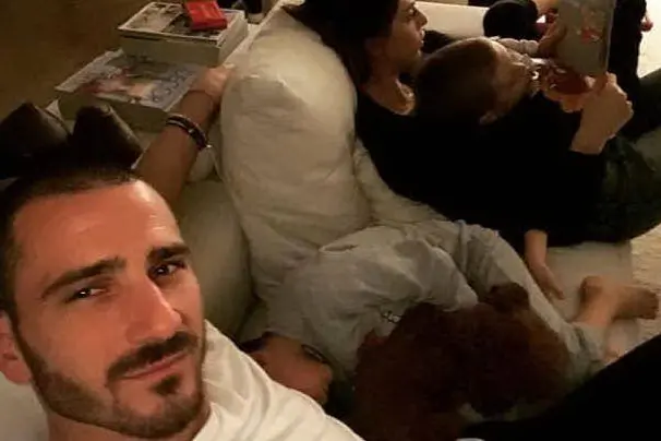 Leonardo Bonucci con la famiglia (foto da Instagram)