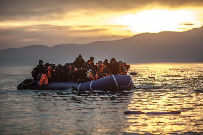 Doppia tragedia nel mar Egeo: due naufragi, muoiono 27 migranti, anche un neonato