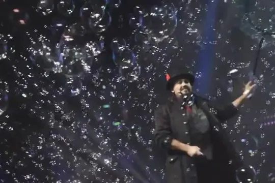 BuBBles Revolution il più grande show di bolle di sapone torna in Italia